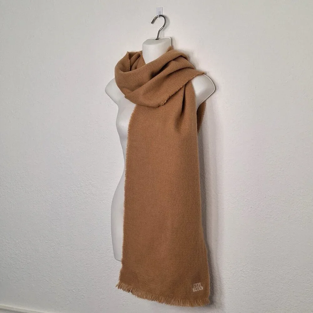 Steve Madden Camel Scarf Sz 78 x 13 Fringed Minimalist Preppy Neutral Academia